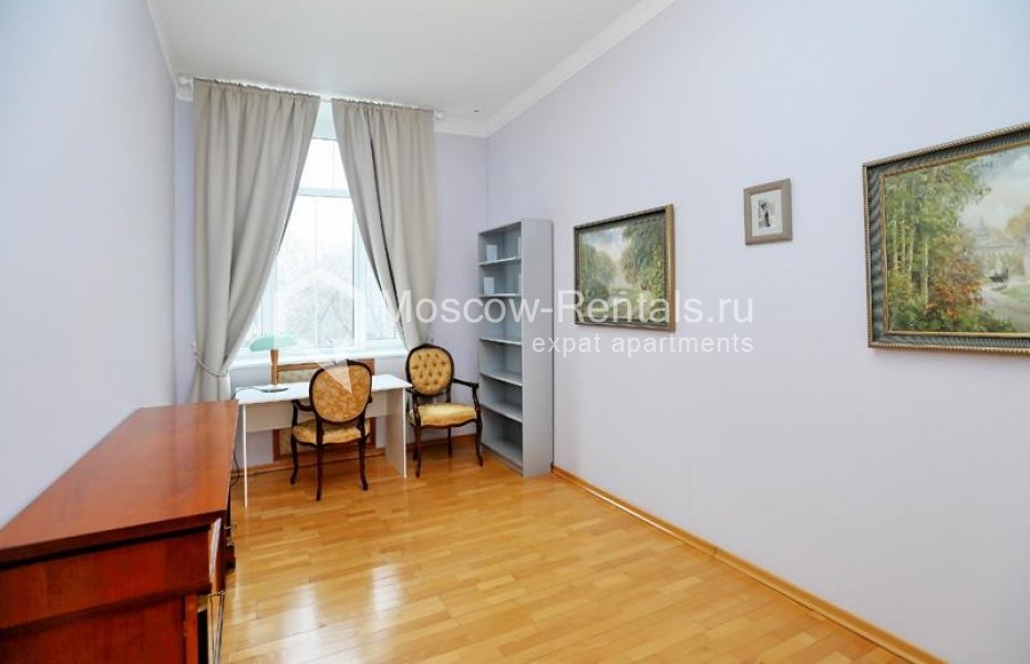 Photo #7 4-room (3 BR) apartment for <a href="http://moscow-rentals.ru/en/articles/long-term-rent" target="_blank">a long-term</a> rent
 in Russia, Moscow, Spiridonovka str, 36С1