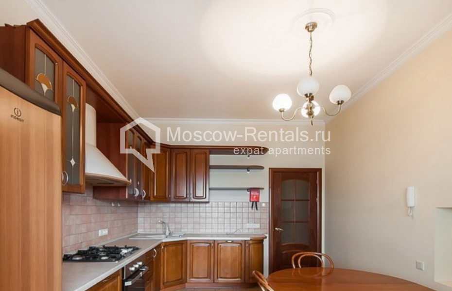 Photo #1 4-room (3 BR) apartment for <a href="http://moscow-rentals.ru/en/articles/long-term-rent" target="_blank">a long-term</a> rent
 in Russia, Moscow, Smolenskyi blv, 22/14