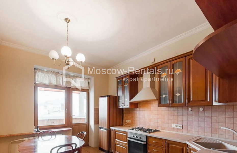 Photo #2 4-room (3 BR) apartment for <a href="http://moscow-rentals.ru/en/articles/long-term-rent" target="_blank">a long-term</a> rent
 in Russia, Moscow, Smolenskyi blv, 22/14