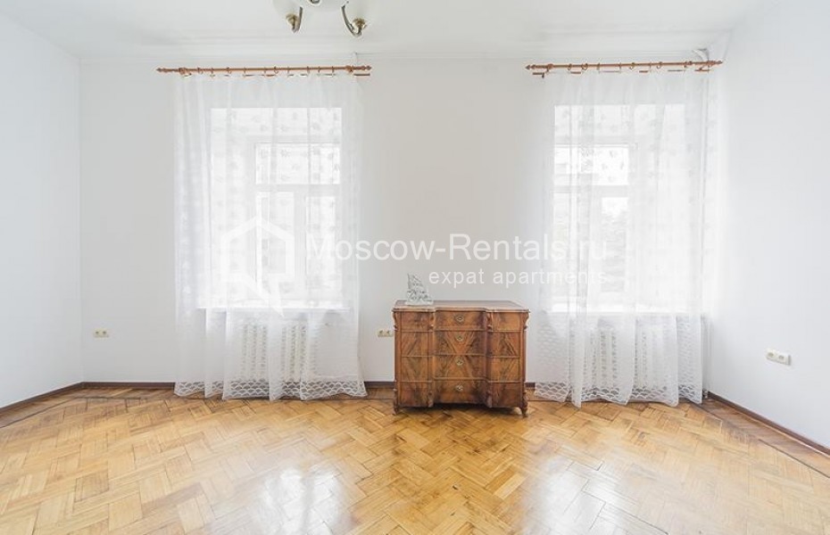 Photo #3 5-room (4 BR) apartment for <a href="http://moscow-rentals.ru/en/articles/long-term-rent" target="_blank">a long-term</a> rent
 in Russia, Moscow, Petrovskyi lane, 1/30С1
