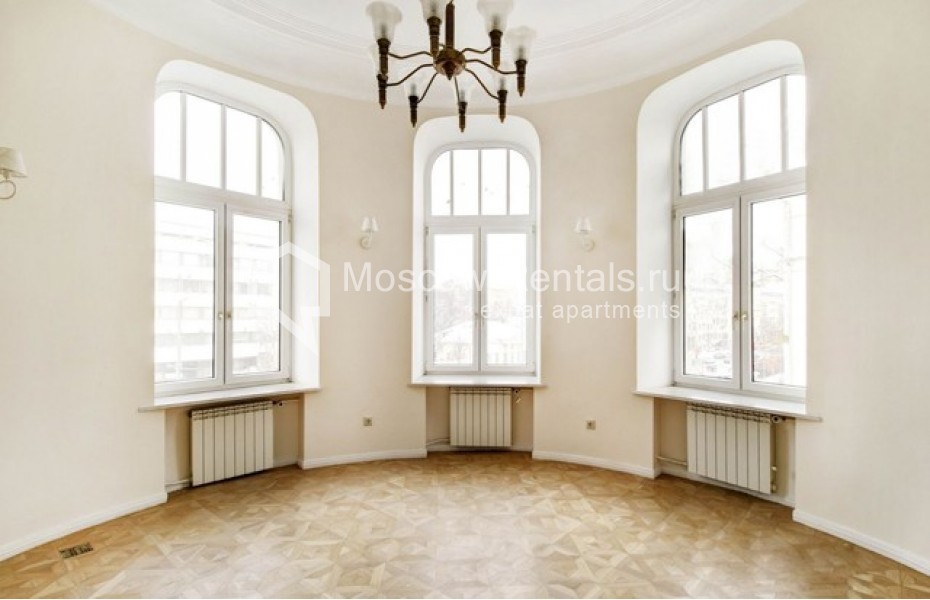 Photo #1 5-room (4 BR) apartment for <a href="http://moscow-rentals.ru/en/articles/long-term-rent" target="_blank">a long-term</a> rent
 in Russia, Moscow, Spiridonovka str, 27/24