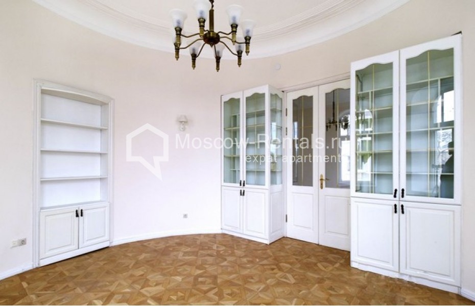 Photo #3 5-room (4 BR) apartment for <a href="http://moscow-rentals.ru/en/articles/long-term-rent" target="_blank">a long-term</a> rent
 in Russia, Moscow, Spiridonovka str, 27/24