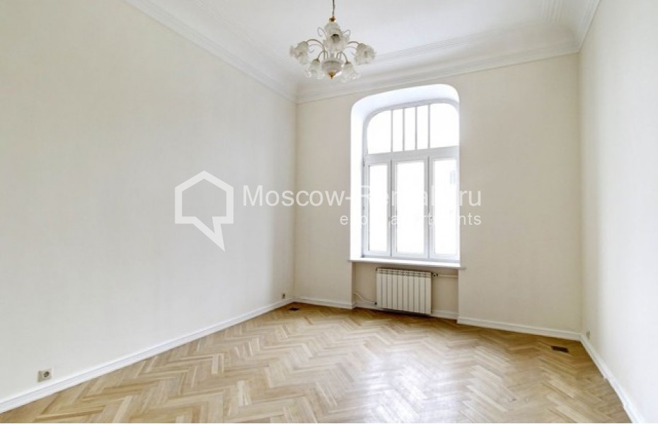 Photo #6 5-room (4 BR) apartment for <a href="http://moscow-rentals.ru/en/articles/long-term-rent" target="_blank">a long-term</a> rent
 in Russia, Moscow, Spiridonovka str, 27/24
