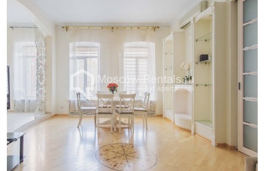Photo #1 4-room (3 BR) apartment for <a href="http://moscow-rentals.ru/en/articles/long-term-rent" target="_blank">a long-term</a> rent
 in Russia, Moscow, Arbat str, 43