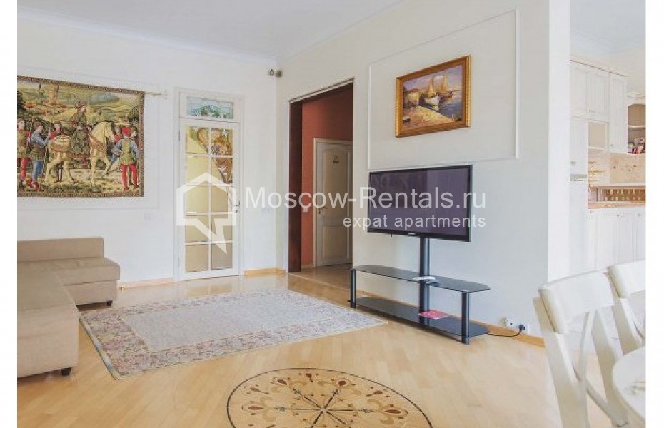 Photo #3 4-room (3 BR) apartment for <a href="http://moscow-rentals.ru/en/articles/long-term-rent" target="_blank">a long-term</a> rent
 in Russia, Moscow, Arbat str, 43