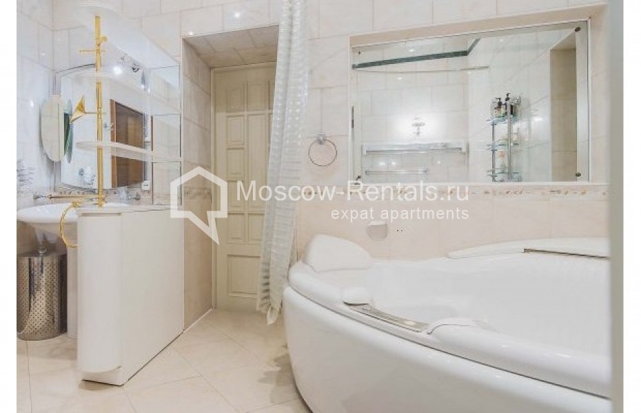 Photo #12 4-room (3 BR) apartment for <a href="http://moscow-rentals.ru/en/articles/long-term-rent" target="_blank">a long-term</a> rent
 in Russia, Moscow, Arbat str, 43