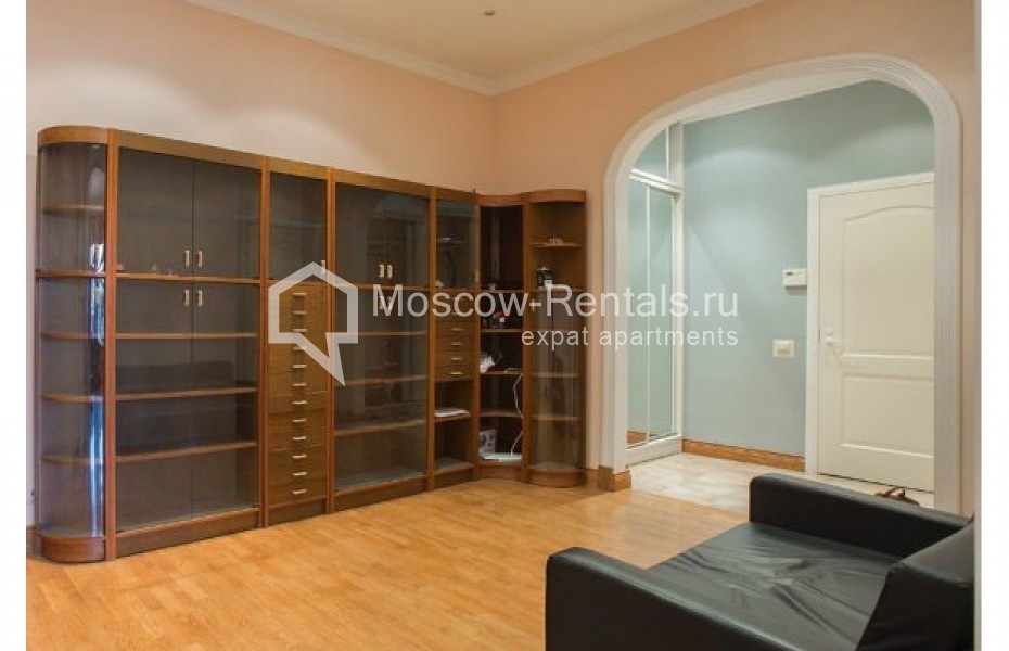 Photo #4 2-room (1 BR) apartment for <a href="http://moscow-rentals.ru/en/articles/long-term-rent" target="_blank">a long-term</a> rent
 in Russia, Moscow, B. Molchanovka str, 21