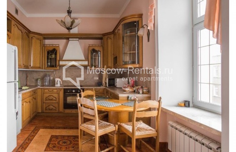 Photo #3 2-room (1 BR) apartment for <a href="http://moscow-rentals.ru/en/articles/long-term-rent" target="_blank">a long-term</a> rent
 in Russia, Moscow, B. Molchanovka str, 21