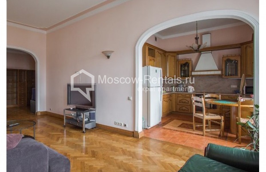 Photo #1 2-room (1 BR) apartment for <a href="http://moscow-rentals.ru/en/articles/long-term-rent" target="_blank">a long-term</a> rent
 in Russia, Moscow, B. Molchanovka str, 21