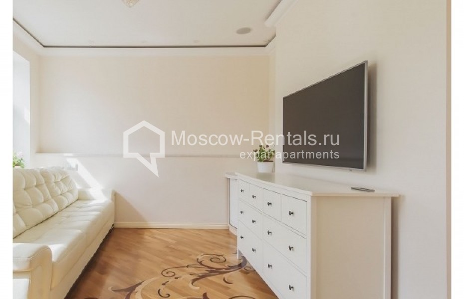 Photo #2 2-room (1 BR) apartment for <a href="http://moscow-rentals.ru/en/articles/long-term-rent" target="_blank">a long-term</a> rent
 in Russia, Moscow, Povarskaya str., 23С1