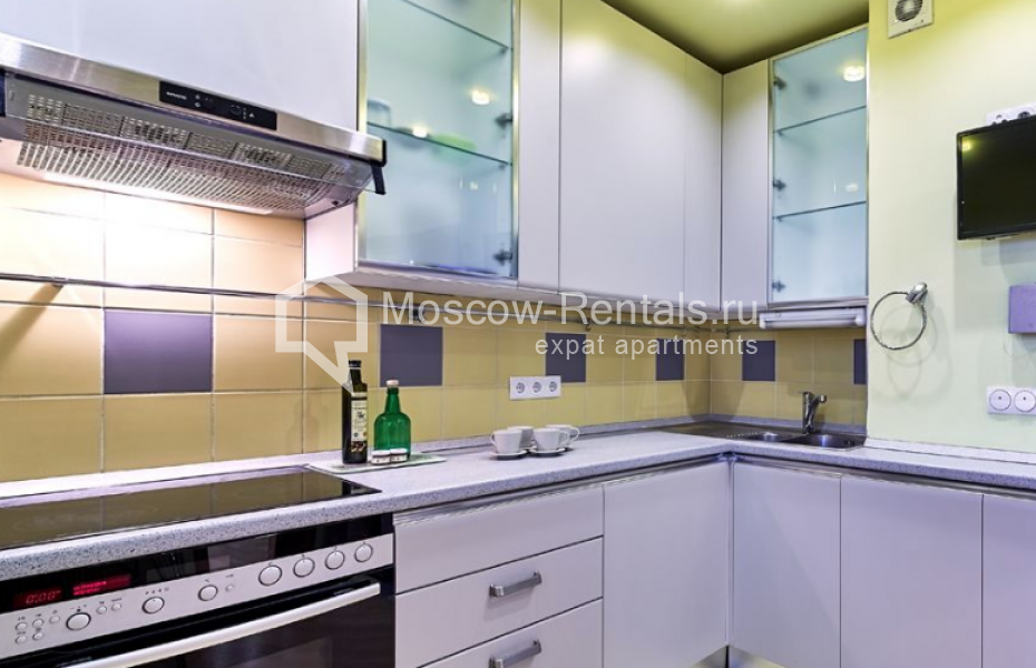 Photo #3 4-room (3 BR) apartment for <a href="http://moscow-rentals.ru/en/articles/long-term-rent" target="_blank">a long-term</a> rent
 in Russia, Moscow, Nikulinskaya str., 27К2