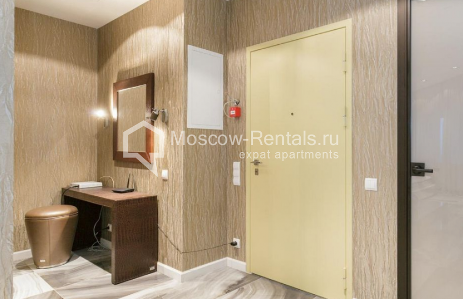 Photo #4 2-room (1 BR) apartment for <a href="http://moscow-rentals.ru/en/articles/long-term-rent" target="_blank">a long-term</a> rent
 in Russia, Moscow, New Arbat, 32