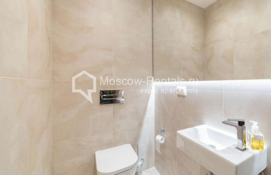 Photo #12 2-room (1 BR) apartment for <a href="http://moscow-rentals.ru/en/articles/long-term-rent" target="_blank">a long-term</a> rent
 in Russia, Moscow, New Arbat, 32
