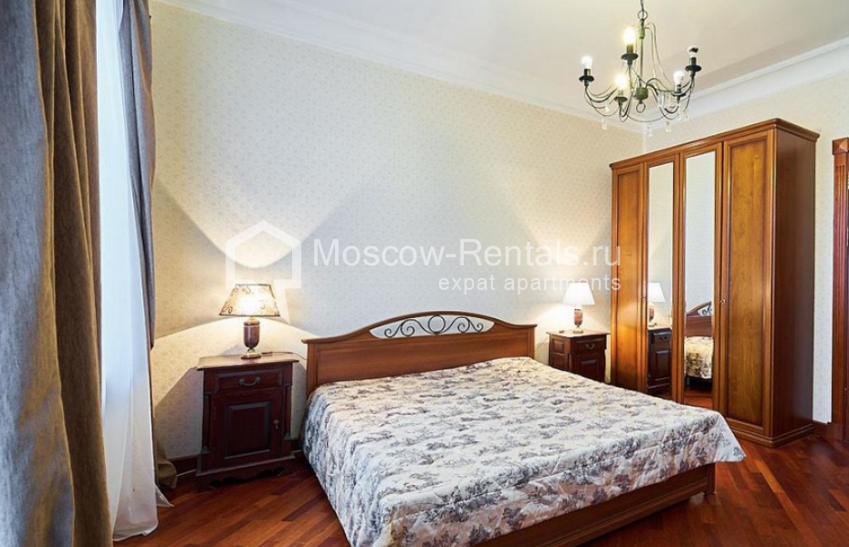 Photo #8 4-room (3 BR) apartment for <a href="http://moscow-rentals.ru/en/articles/long-term-rent" target="_blank">a long-term</a> rent
 in Russia, Moscow, Novinskyi blv, 25 К 10