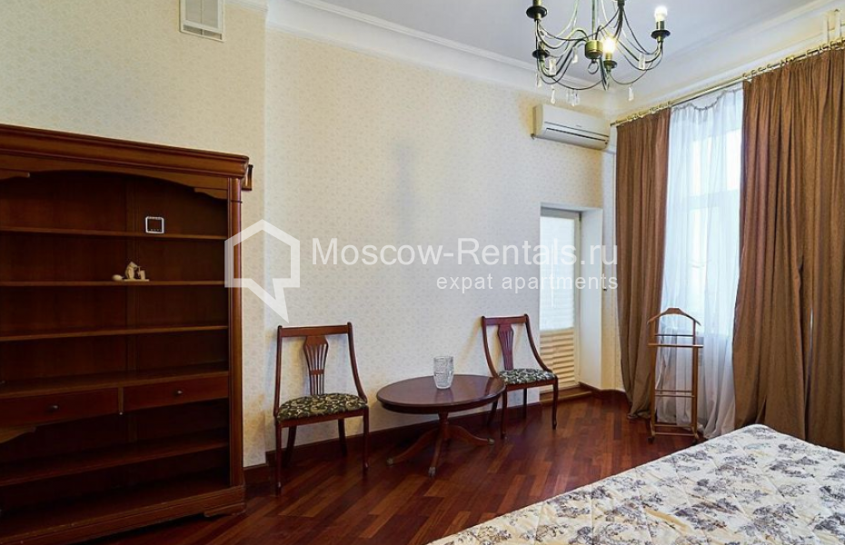 Photo #10 4-room (3 BR) apartment for <a href="http://moscow-rentals.ru/en/articles/long-term-rent" target="_blank">a long-term</a> rent
 in Russia, Moscow, Novinskyi blv, 25 К 10