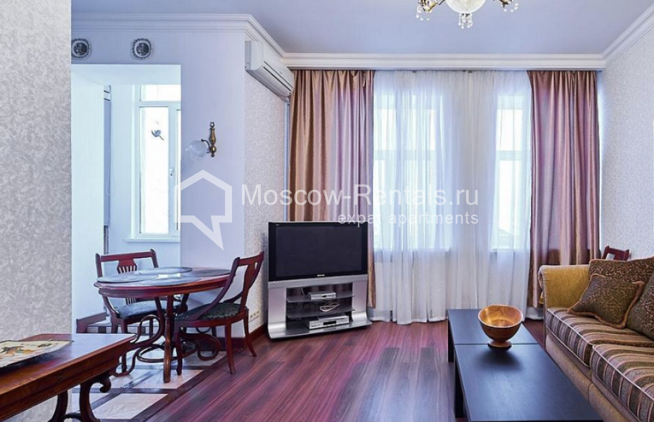 Photo #1 4-room (3 BR) apartment for <a href="http://moscow-rentals.ru/en/articles/long-term-rent" target="_blank">a long-term</a> rent
 in Russia, Moscow, Novinskyi blv, 25 К 10