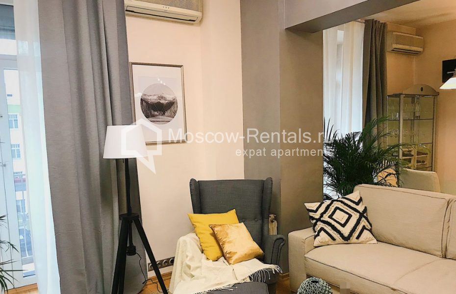 Photo #2 4-room (3 BR) apartment for <a href="http://moscow-rentals.ru/en/articles/long-term-rent" target="_blank">a long-term</a> rent
 in Russia, Moscow, Novinskyi blv, 18 С 1