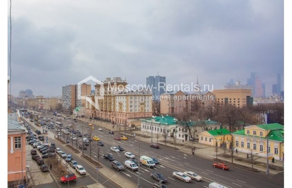 Photo #13 4-room (3 BR) apartment for <a href="http://moscow-rentals.ru/en/articles/long-term-rent" target="_blank">a long-term</a> rent
 in Russia, Moscow, Novinskyi blv, 28/35С1