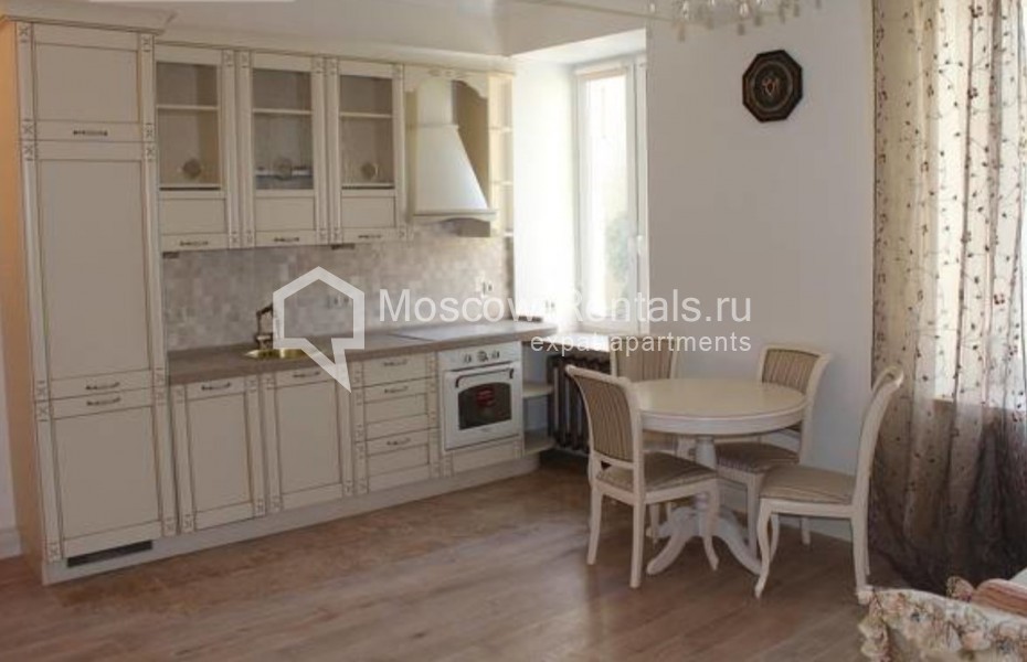 Photo #3 2-room (1 BR) apartment for <a href="http://moscow-rentals.ru/en/articles/long-term-rent" target="_blank">a long-term</a> rent
 in Russia, Moscow, Tverskaya str., 19