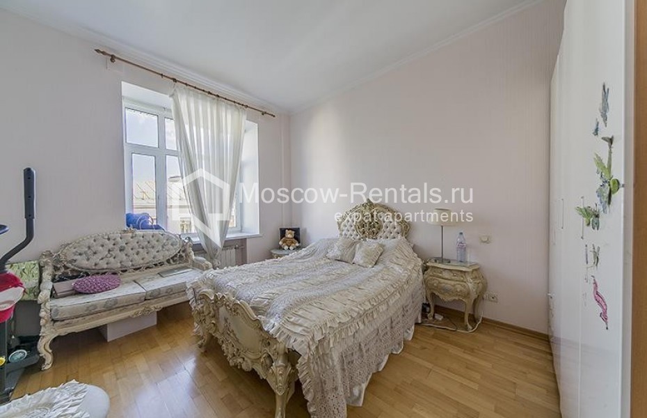 Photo #4 4-room (3 BR) apartment for <a href="http://moscow-rentals.ru/en/articles/long-term-rent" target="_blank">a long-term</a> rent
 in Russia, Moscow, Znamenka str, 15