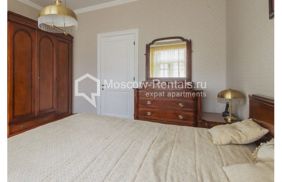 Photo #8 4-room (3 BR) apartment for <a href="http://moscow-rentals.ru/en/articles/long-term-rent" target="_blank">a long-term</a> rent
 in Russia, Moscow, Plotnikov lane, 20/21