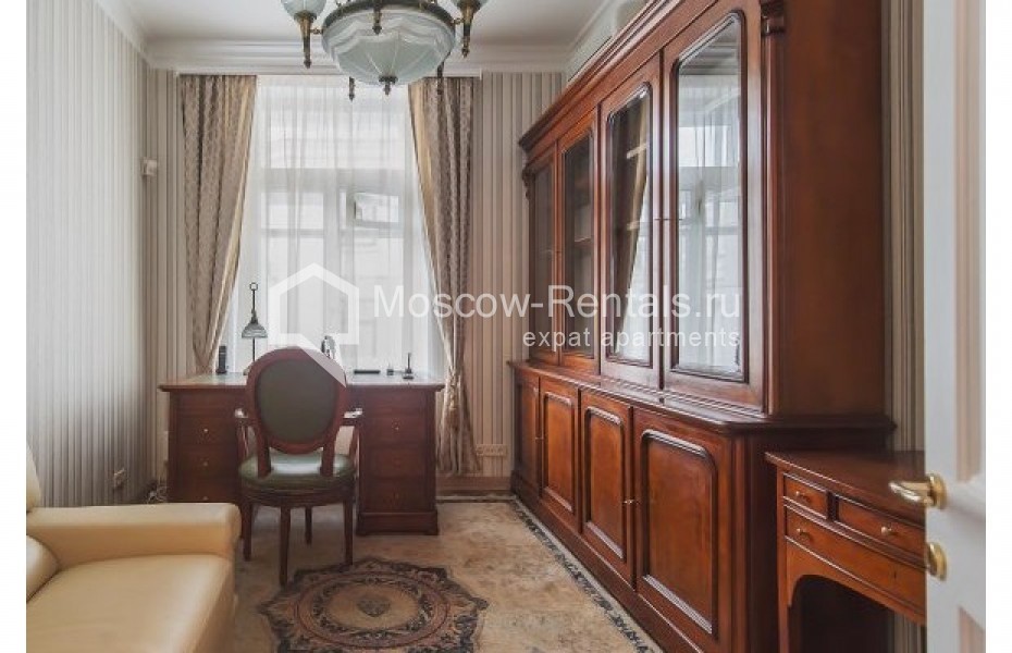 Photo #10 4-room (3 BR) apartment for <a href="http://moscow-rentals.ru/en/articles/long-term-rent" target="_blank">a long-term</a> rent
 in Russia, Moscow, Plotnikov lane, 20/21