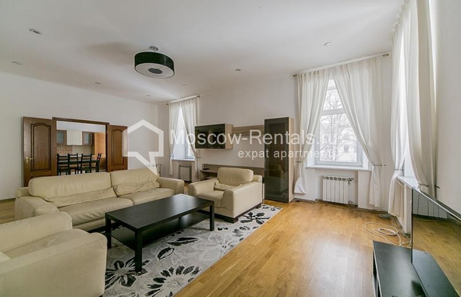 Photo #1 4-room (3 BR) apartment for <a href="http://moscow-rentals.ru/en/articles/long-term-rent" target="_blank">a long-term</a> rent
 in Russia, Moscow, Petrovskyi lane, 1/30С1