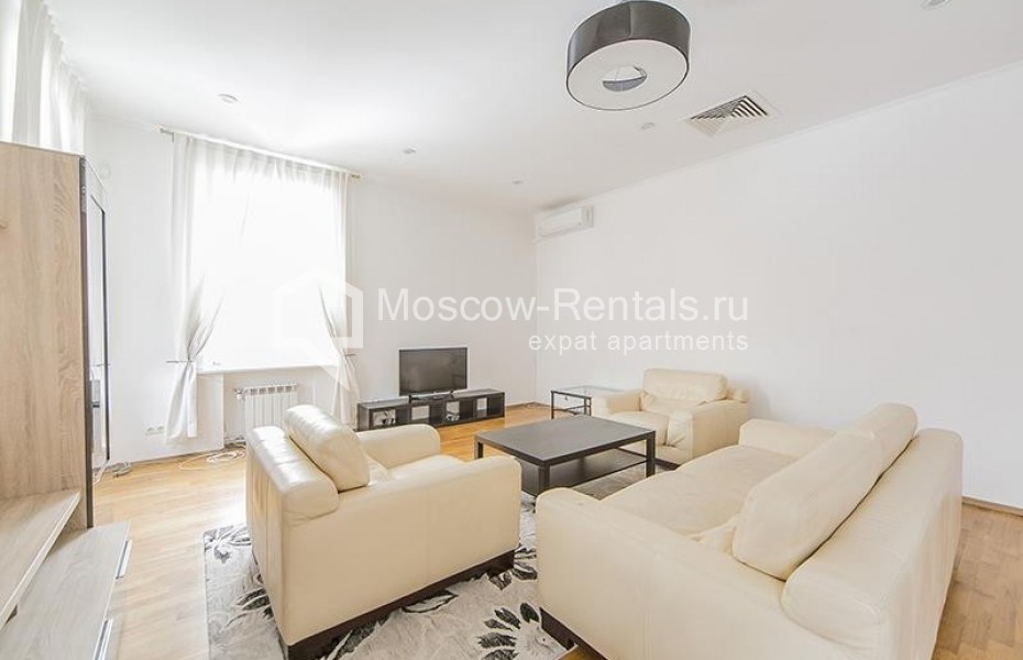Photo #2 4-room (3 BR) apartment for <a href="http://moscow-rentals.ru/en/articles/long-term-rent" target="_blank">a long-term</a> rent
 in Russia, Moscow, Petrovskyi lane, 1/30С1