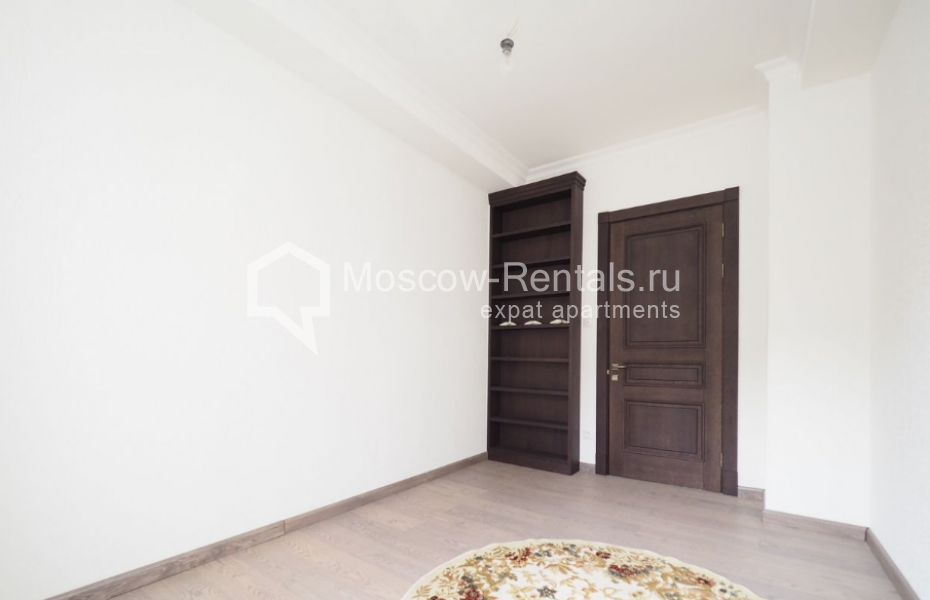 Photo #15 4-room (3 BR) apartment for <a href="http://moscow-rentals.ru/en/articles/long-term-rent" target="_blank">a long-term</a> rent
 in Russia, Moscow, Srednyi Kislovskyi lane, 5/6С14