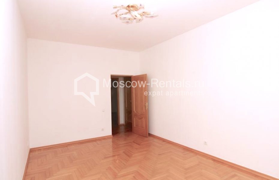 Photo #7 5-room (4 BR) apartment for <a href="http://moscow-rentals.ru/en/articles/long-term-rent" target="_blank">a long-term</a> rent
 in Russia, Moscow, Plushchikha str, 31