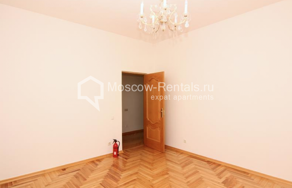 Photo #11 5-room (4 BR) apartment for <a href="http://moscow-rentals.ru/en/articles/long-term-rent" target="_blank">a long-term</a> rent
 in Russia, Moscow, Plushchikha str, 31