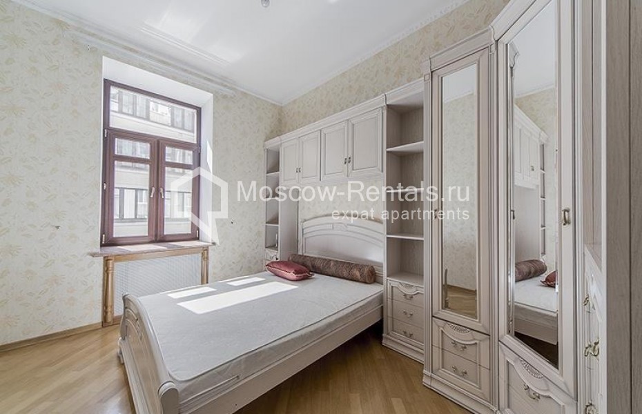Photo #6 5-room (4 BR) apartment for <a href="http://moscow-rentals.ru/en/articles/long-term-rent" target="_blank">a long-term</a> rent
 in Russia, Moscow, Vorotnikovskyi lane,  4