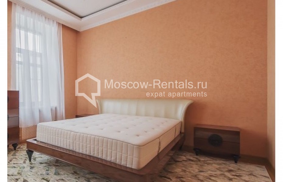 Photo #8 5-room (4 BR) apartment for <a href="http://moscow-rentals.ru/en/articles/long-term-rent" target="_blank">a long-term</a> rent
 in Russia, Moscow, Vorotnikovskyi lane,  4