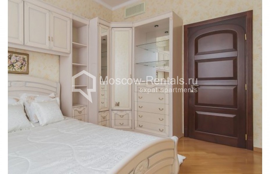 Photo #7 5-room (4 BR) apartment for <a href="http://moscow-rentals.ru/en/articles/long-term-rent" target="_blank">a long-term</a> rent
 in Russia, Moscow, Vorotnikovskyi lane,  4