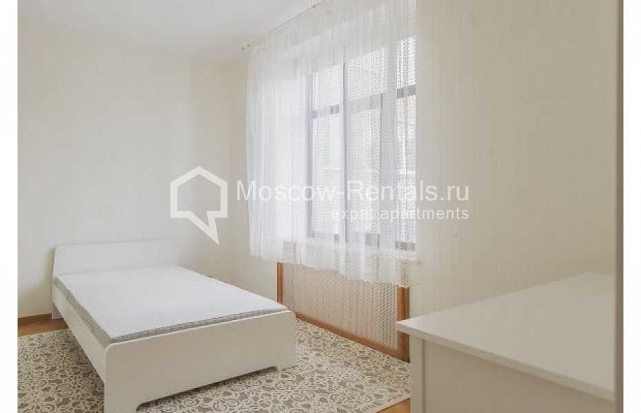 Photo #9 5-room (4 BR) apartment for <a href="http://moscow-rentals.ru/en/articles/long-term-rent" target="_blank">a long-term</a> rent
 in Russia, Moscow, Vorotnikovskyi lane,  4
