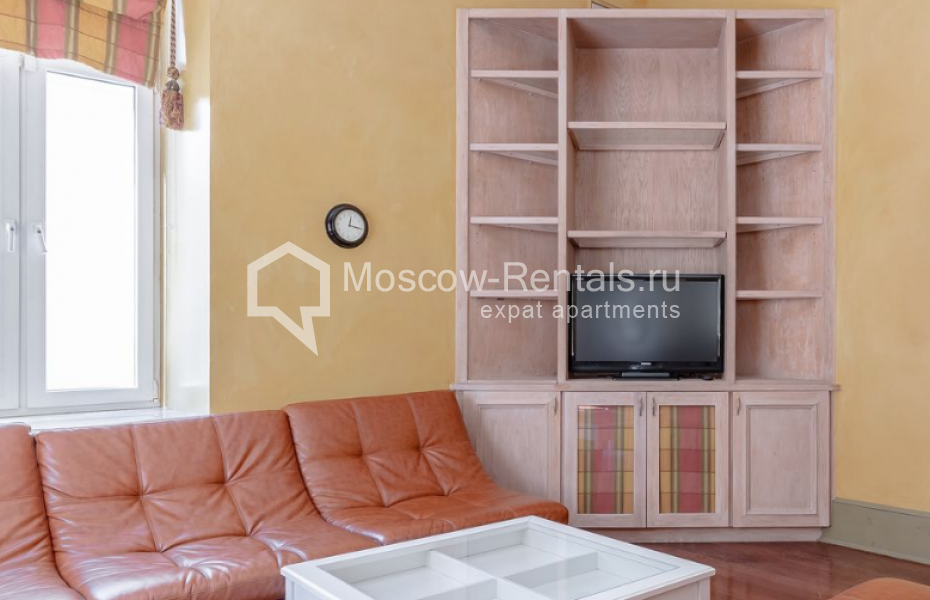 Photo #3 5-room (4 BR) apartment for <a href="http://moscow-rentals.ru/en/articles/long-term-rent" target="_blank">a long-term</a> rent
 in Russia, Moscow, Petrovka str, 17