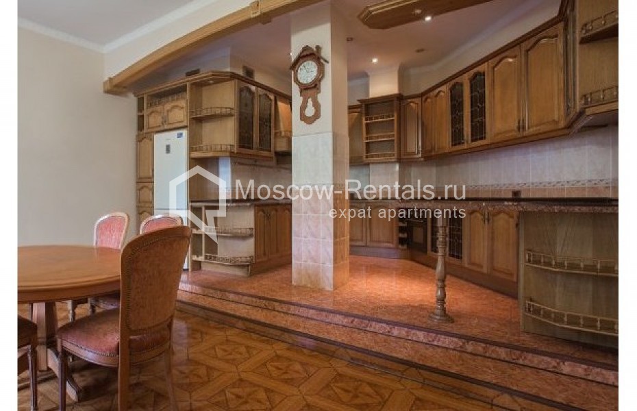 Photo #7 5-room (4 BR) apartment for <a href="http://moscow-rentals.ru/en/articles/long-term-rent" target="_blank">a long-term</a> rent
 in Russia, Moscow, Krivoarbatskyi lane, 16/22