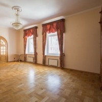Photo #1 5-room (4 BR) apartment for <a href="http://moscow-rentals.ru/en/articles/long-term-rent" target="_blank">a long-term</a> rent
 in Russia, Moscow, Krivoarbatskyi lane, 16/22