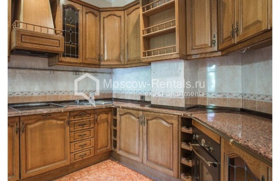 Photo #8 5-room (4 BR) apartment for <a href="http://moscow-rentals.ru/en/articles/long-term-rent" target="_blank">a long-term</a> rent
 in Russia, Moscow, Krivoarbatskyi lane, 16/22