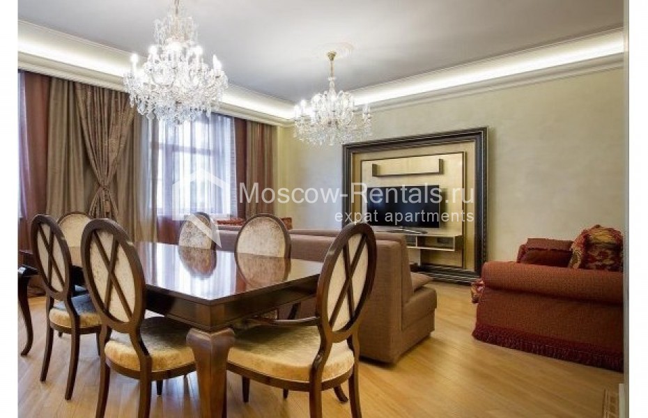 Photo #4 4-room (3 BR) apartment for <a href="http://moscow-rentals.ru/en/articles/long-term-rent" target="_blank">a long-term</a> rent
 in Russia, Moscow, Aleksandra Nevskogo str, 27