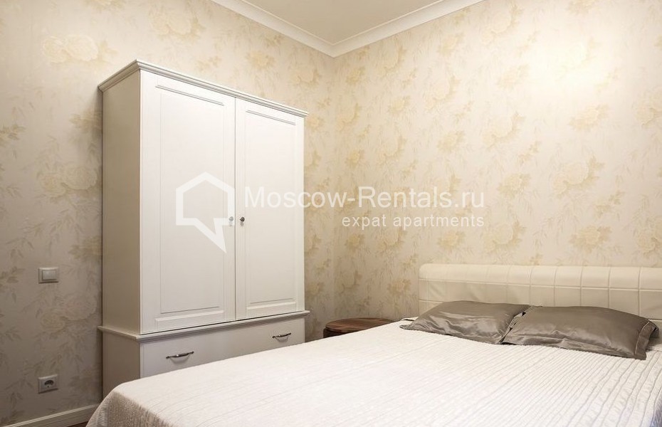 Photo #13 4-room (3 BR) apartment for <a href="http://moscow-rentals.ru/en/articles/long-term-rent" target="_blank">a long-term</a> rent
 in Russia, Moscow, Aleksandra Nevskogo str, 27