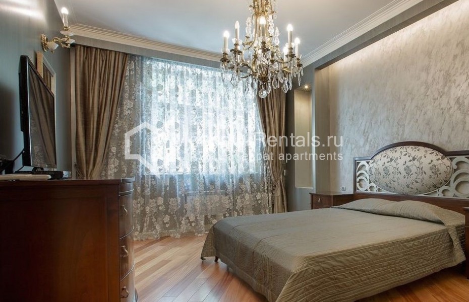 Photo #12 4-room (3 BR) apartment for <a href="http://moscow-rentals.ru/en/articles/long-term-rent" target="_blank">a long-term</a> rent
 in Russia, Moscow, Aleksandra Nevskogo str, 27