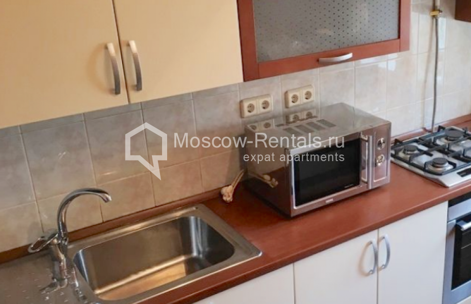 Photo #3 3-room (2 BR) apartment for <a href="http://moscow-rentals.ru/en/articles/long-term-rent" target="_blank">a long-term</a> rent
 in Russia, Moscow, Rostovskaya emb, 3