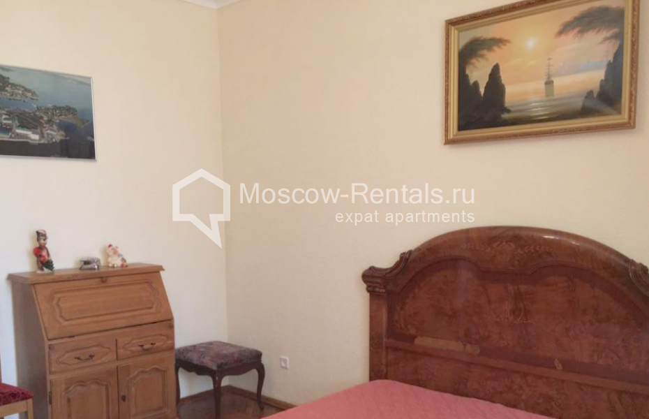 Photo #8 3-room (2 BR) apartment for <a href="http://moscow-rentals.ru/en/articles/long-term-rent" target="_blank">a long-term</a> rent
 in Russia, Moscow, Rostovskaya emb, 3