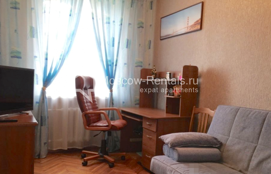 Photo #9 3-room (2 BR) apartment for <a href="http://moscow-rentals.ru/en/articles/long-term-rent" target="_blank">a long-term</a> rent
 in Russia, Moscow, Rostovskaya emb, 3