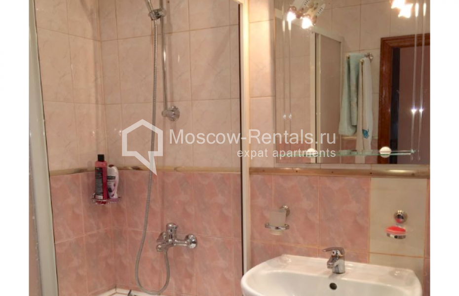 Photo #11 3-room (2 BR) apartment for <a href="http://moscow-rentals.ru/en/articles/long-term-rent" target="_blank">a long-term</a> rent
 in Russia, Moscow, Rostovskaya emb, 3