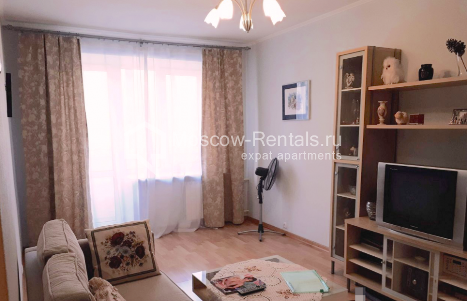 Photo #1 3-room (2 BR) apartment for <a href="http://moscow-rentals.ru/en/articles/long-term-rent" target="_blank">a long-term</a> rent
 in Russia, Moscow, B. Dorogomilovskaya str, 16