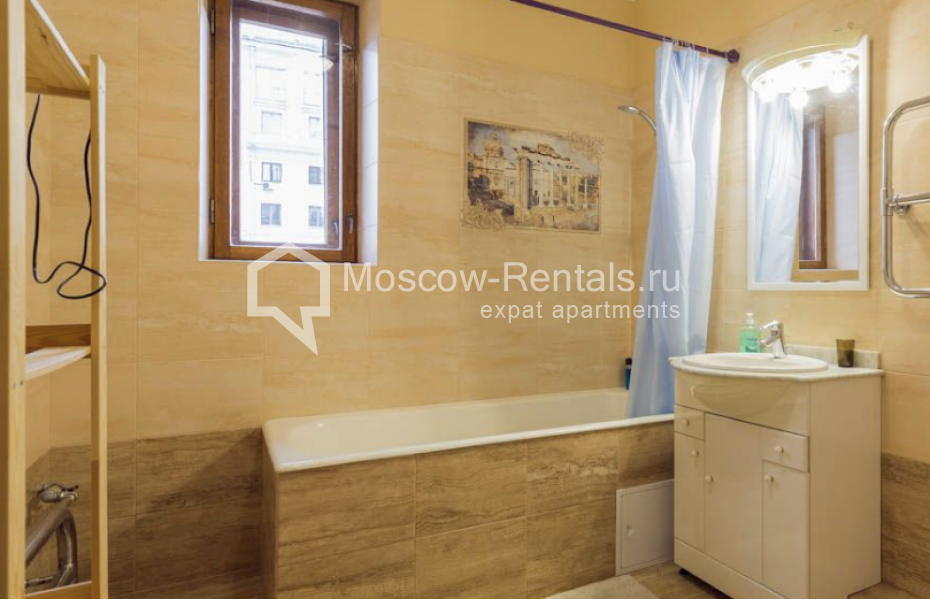Photo #20 5-room (4 BR) apartment for <a href="http://moscow-rentals.ru/en/articles/long-term-rent" target="_blank">a long-term</a> rent
 in Russia, Moscow, Spiridonovka str, 18