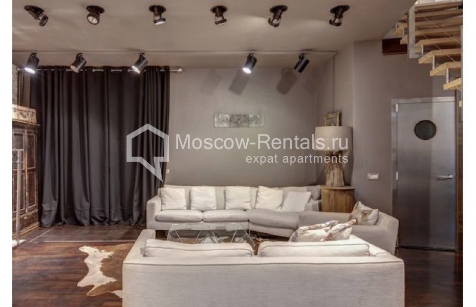 Photo #2 3-room (2 BR) apartment for <a href="http://moscow-rentals.ru/en/articles/long-term-rent" target="_blank">a long-term</a> rent
 in Russia, Moscow, B. Dmitrovka str, 20