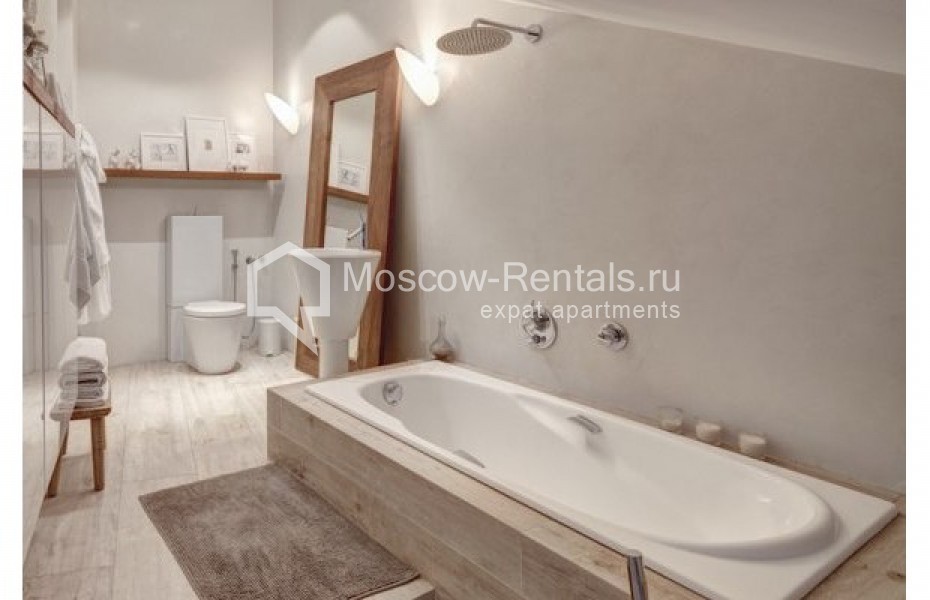 Photo #10 3-room (2 BR) apartment for <a href="http://moscow-rentals.ru/en/articles/long-term-rent" target="_blank">a long-term</a> rent
 in Russia, Moscow, B. Dmitrovka str, 20